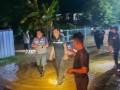 🚨💧 อบต.แม่ถอด บูรณาการร่วม นายอำเภอเถิน ลงพื้นที่กลางดึก! ... Image 1